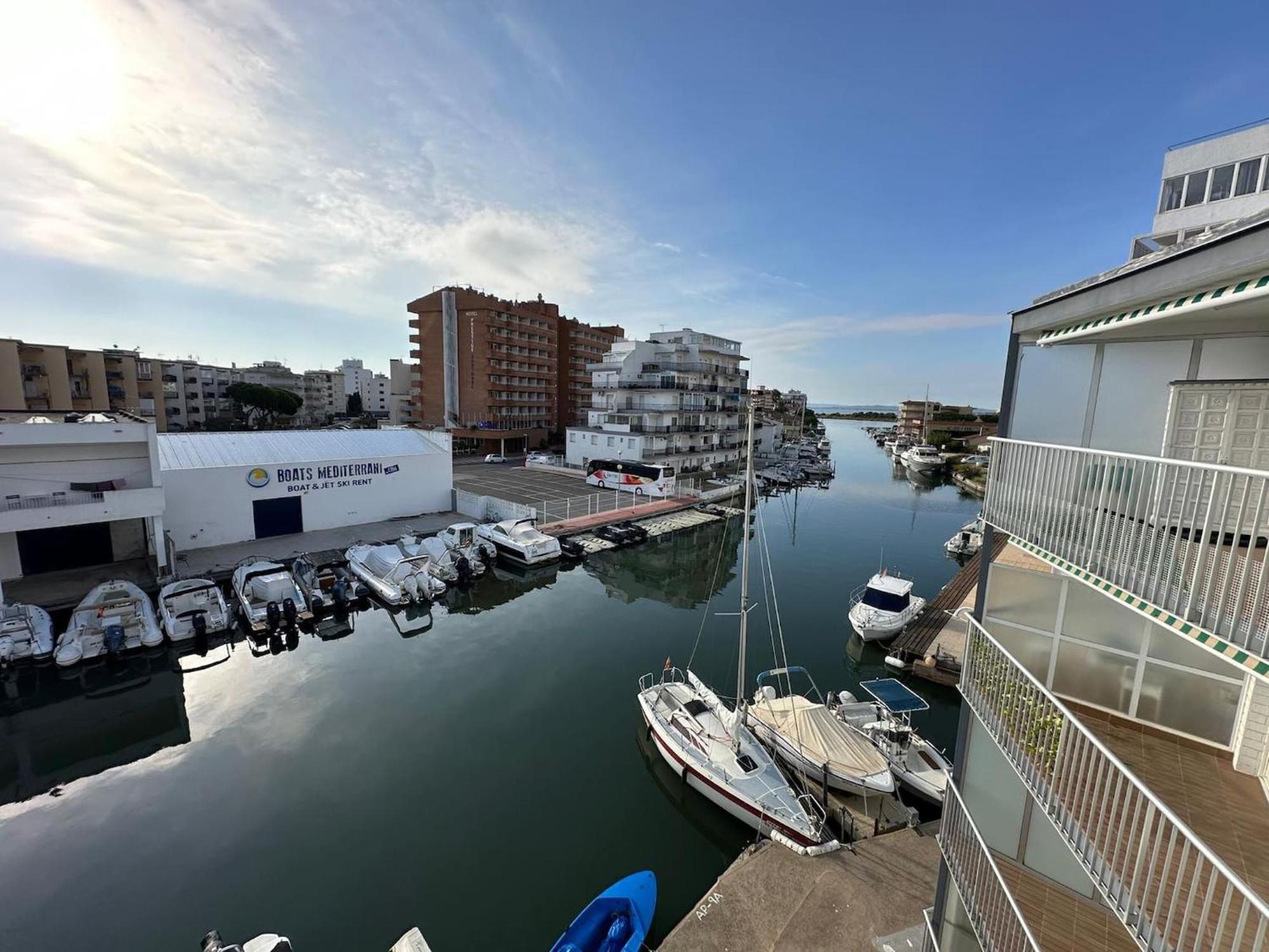 Precioso Con Vistas Canal Cerca Playa Av-62 Roses